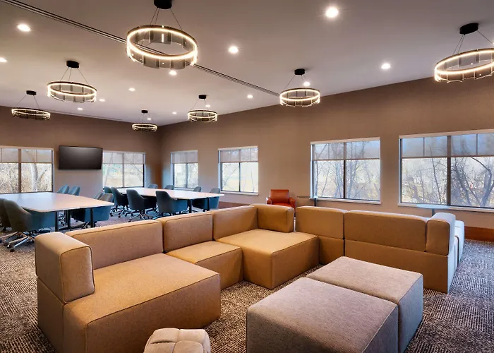 Hilton Garden Downtown, Az Hotel 3*